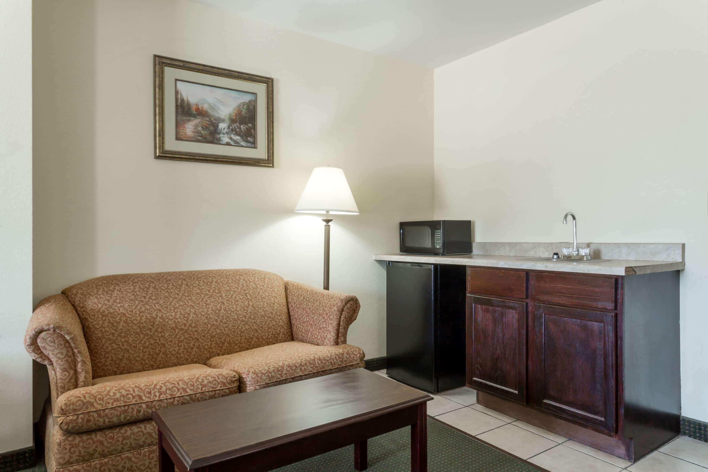 Howard Johnson By Wyndham Houma Bagian luar foto