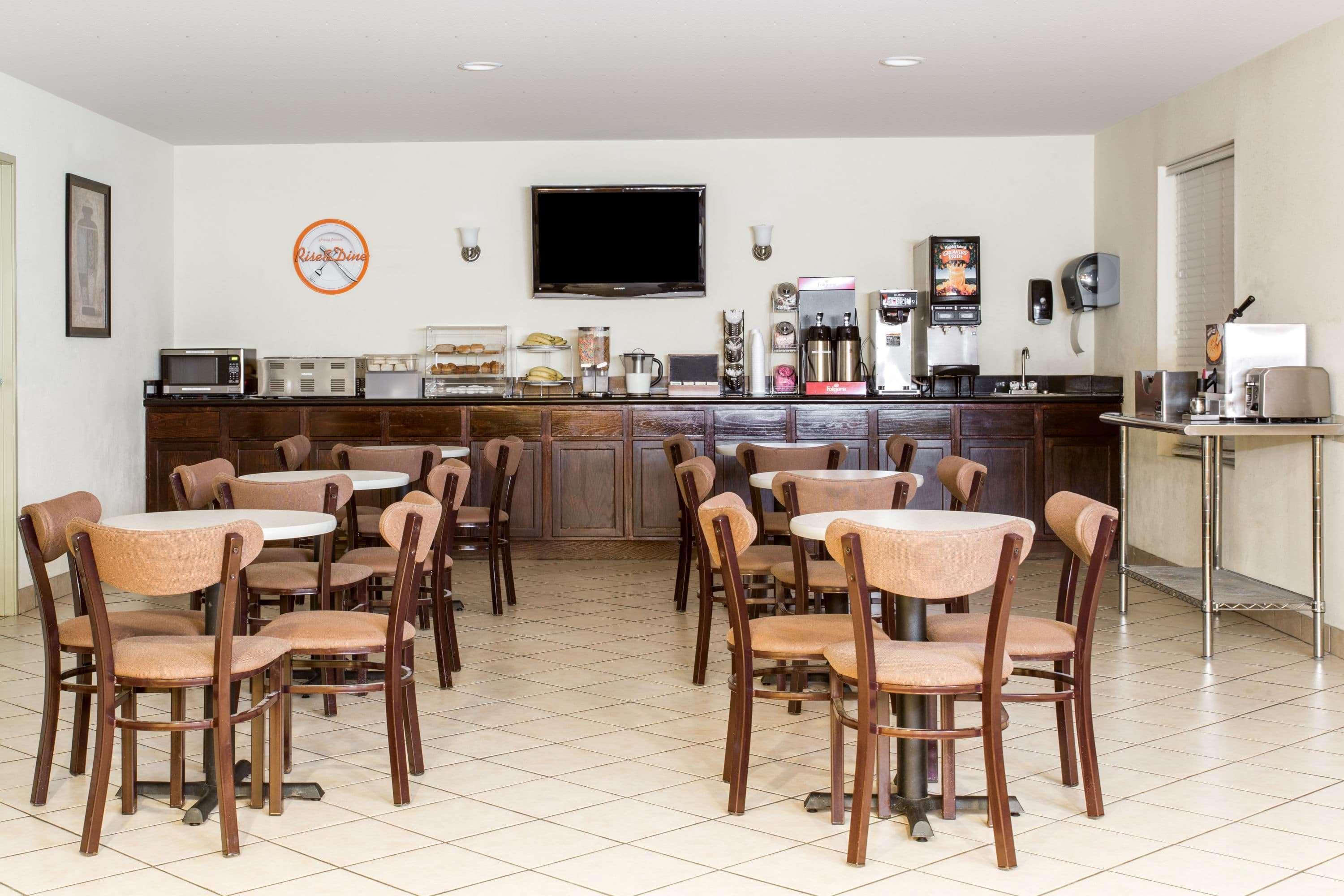 Howard Johnson By Wyndham Houma Bagian luar foto