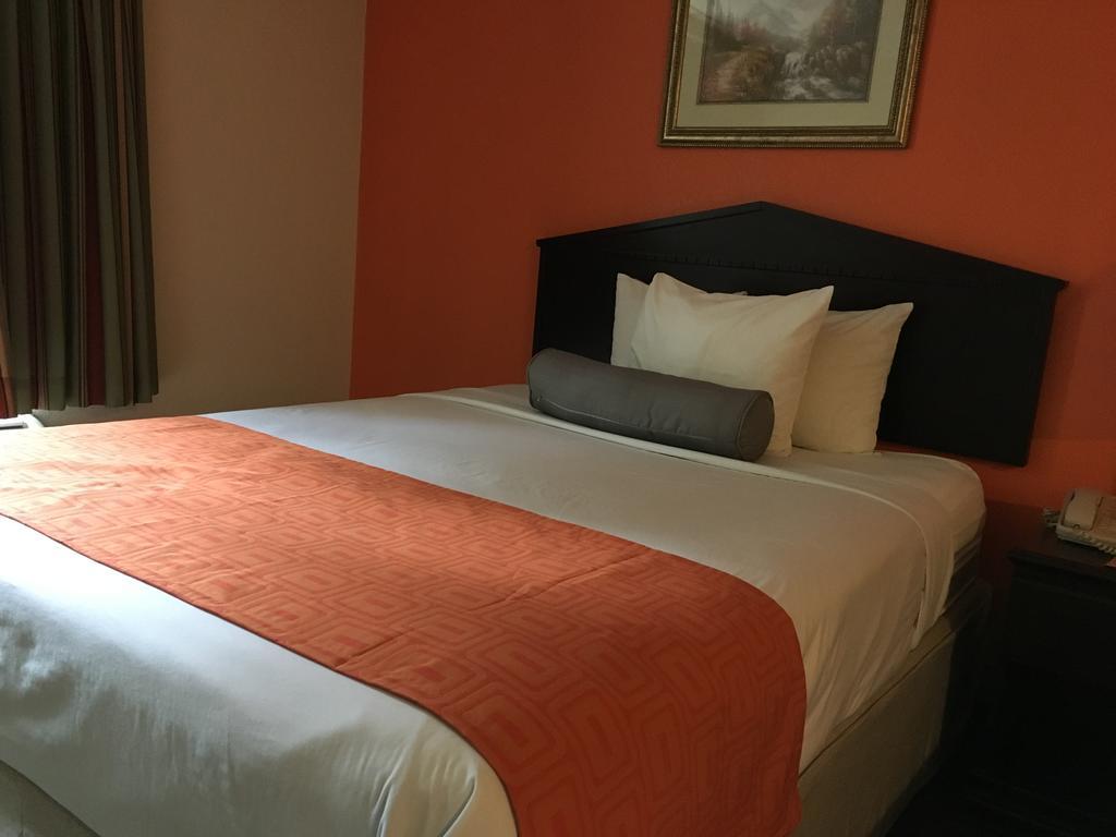 Howard Johnson By Wyndham Houma Bagian luar foto