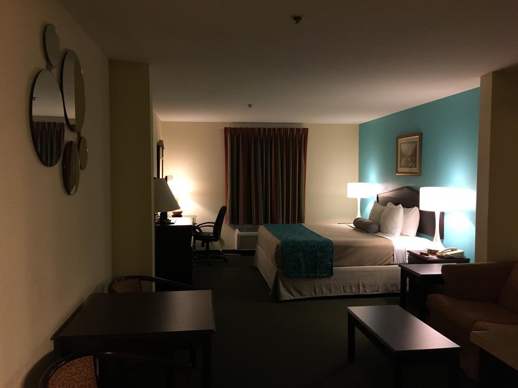 Howard Johnson By Wyndham Houma Bagian luar foto