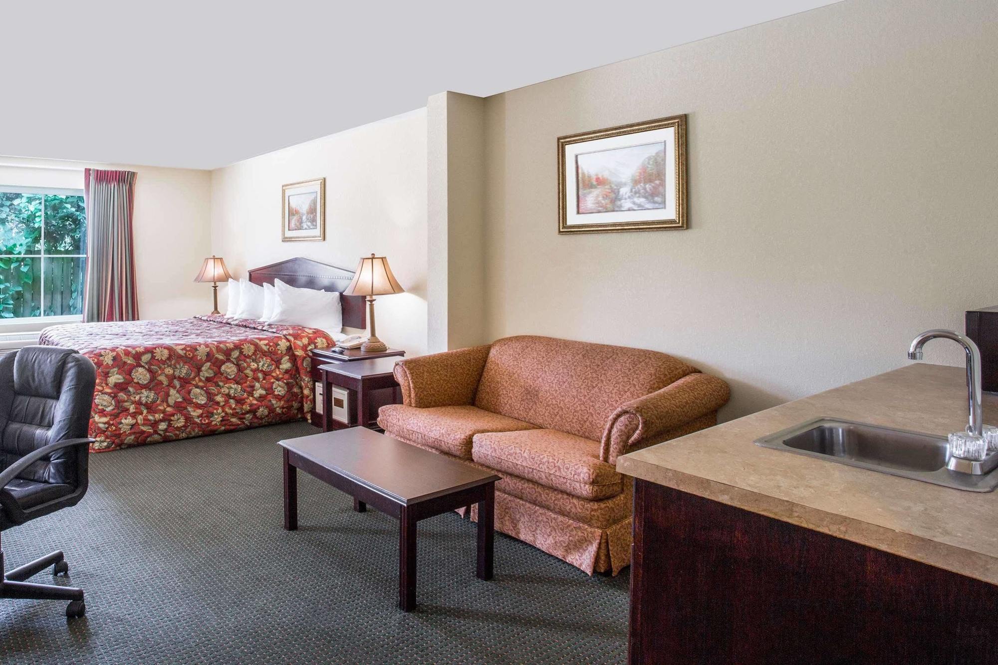 Howard Johnson By Wyndham Houma Bagian luar foto