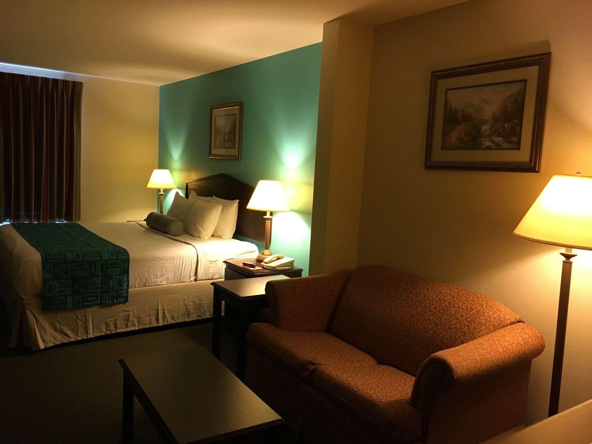 Howard Johnson By Wyndham Houma Bagian luar foto