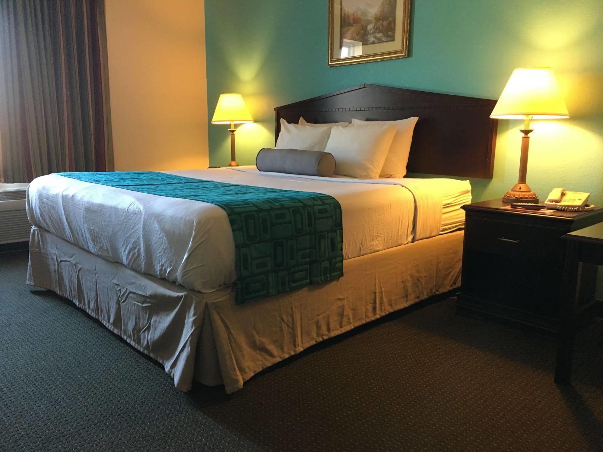 Howard Johnson By Wyndham Houma Bagian luar foto