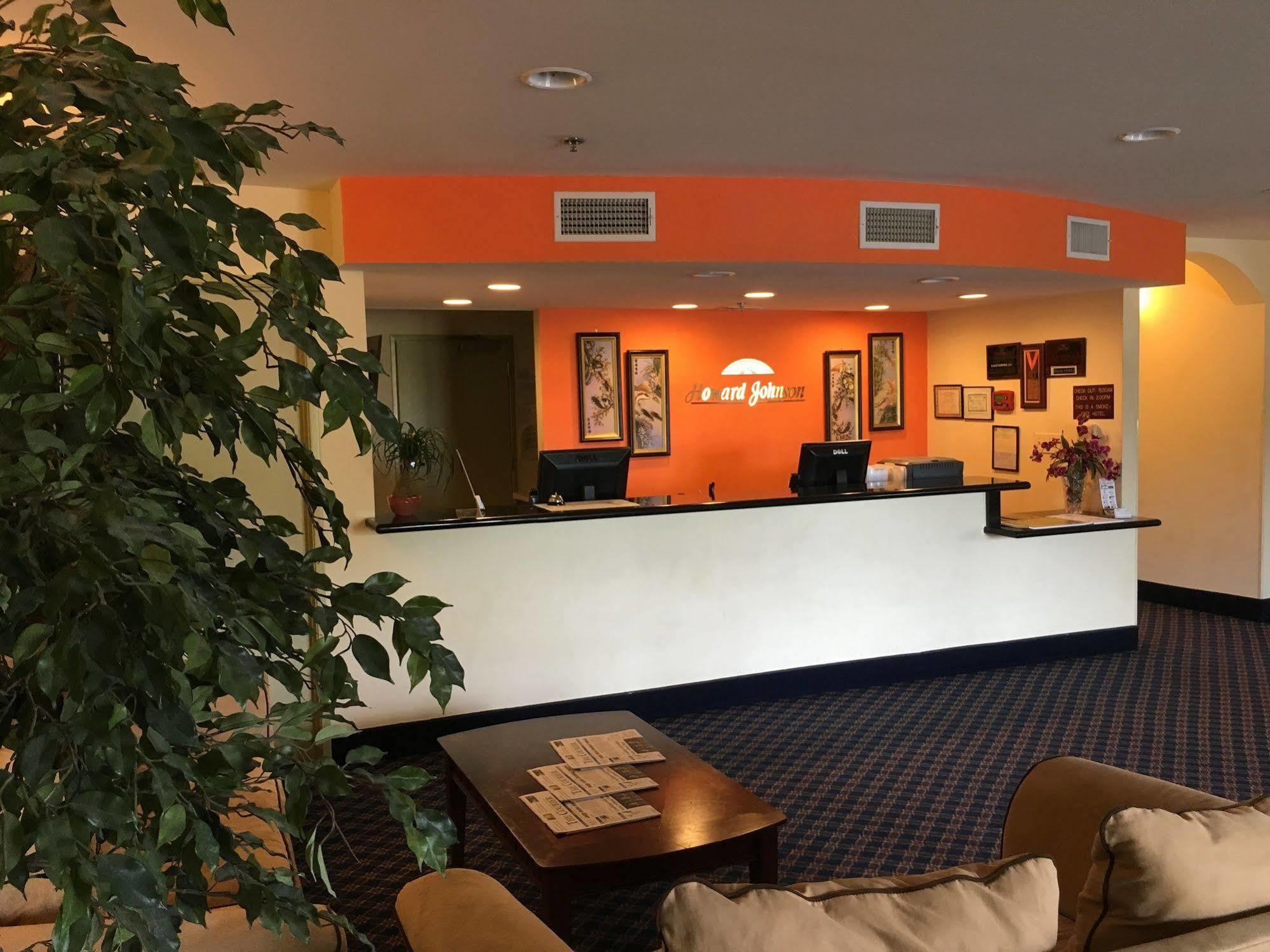 Howard Johnson By Wyndham Houma Bagian luar foto