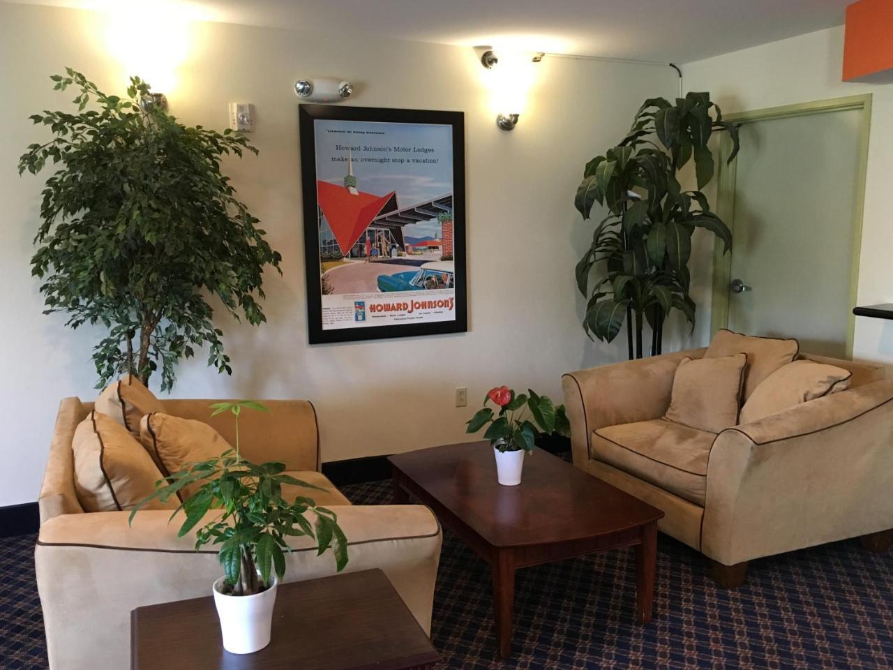 Howard Johnson By Wyndham Houma Bagian luar foto