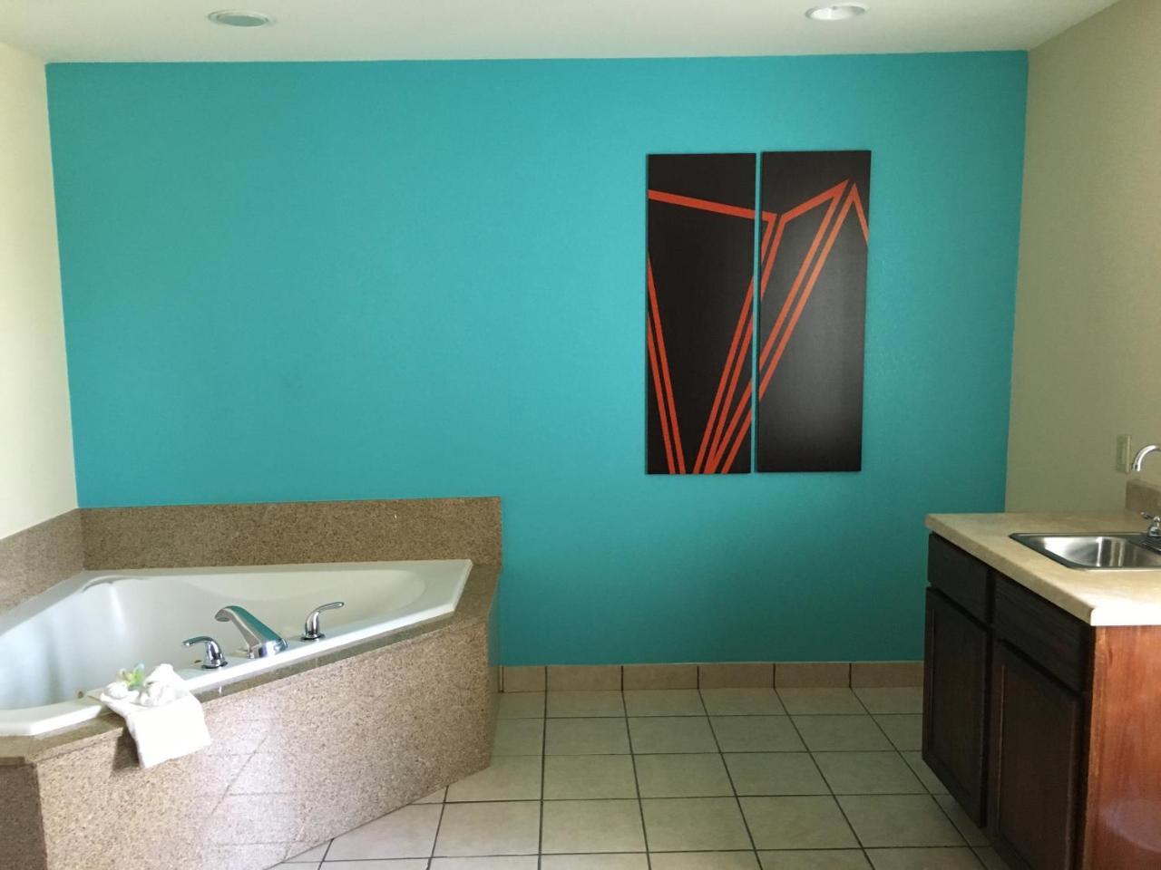 Howard Johnson By Wyndham Houma Bagian luar foto