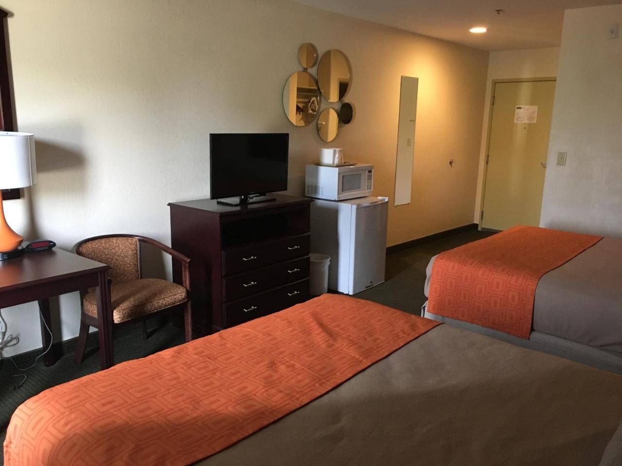 Howard Johnson By Wyndham Houma Bagian luar foto
