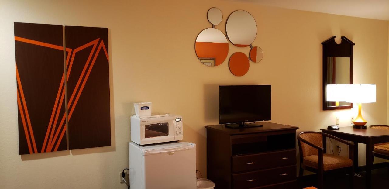 Howard Johnson By Wyndham Houma Bagian luar foto
